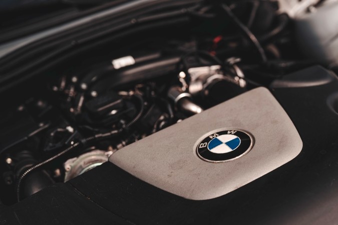 BMW retira autos por riesgo de incendio.