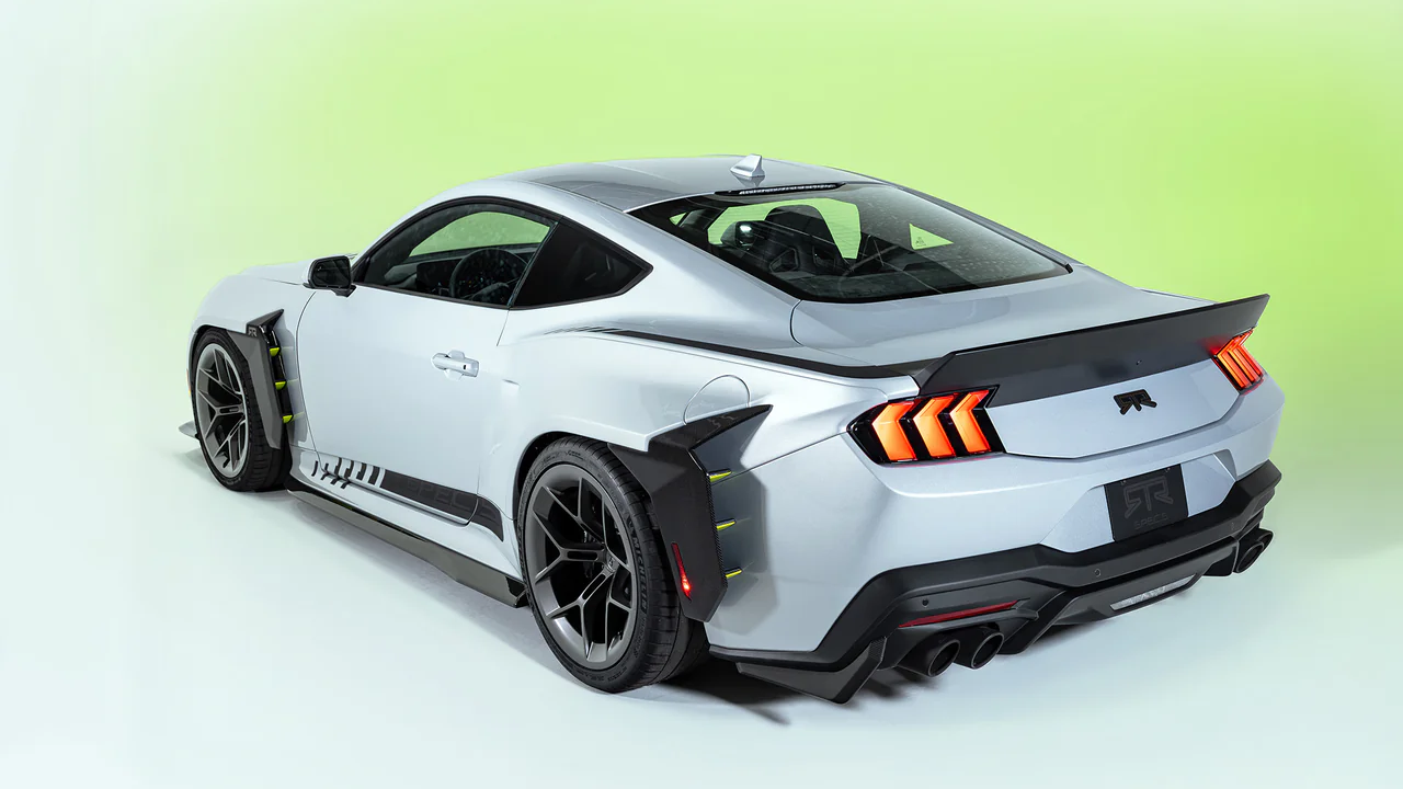 RTR Mustang Spec 5 2026 tiene un kit de carrocería único.