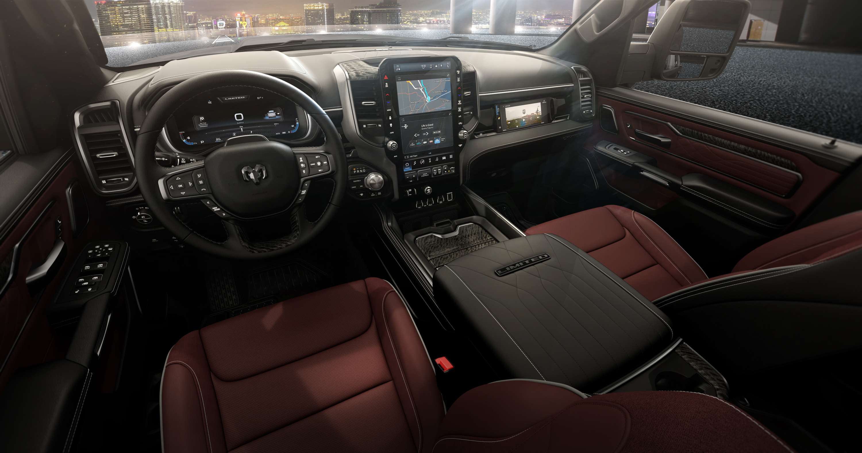 Ram 1500 REV 2026 interior espacioso.