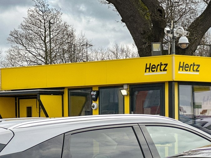 UVeye y Hertz: la controversia de la IA en aeropuertos de EE.UU.