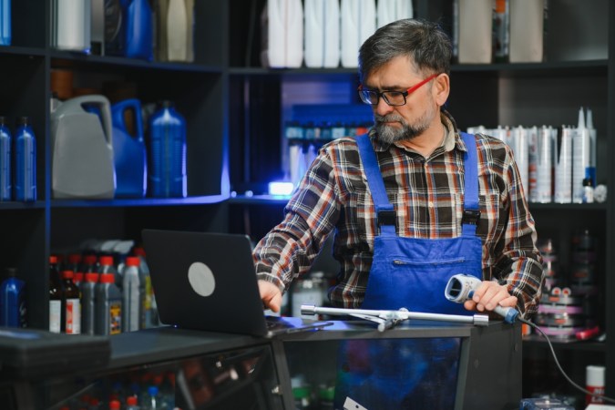 Mercado de repuestos automotrices crece con la digitalización.