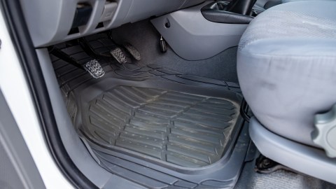 Tapetes para auto ayudan a proteger el interior de los autos.