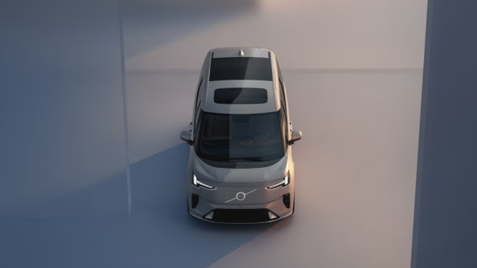 Volvo EM90 pudiera llegar a Estados Unidos en modo híbrido.