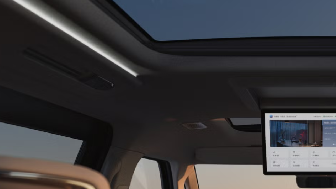 Volvo EM90 tiene un espacio amplio para más de seis personas.