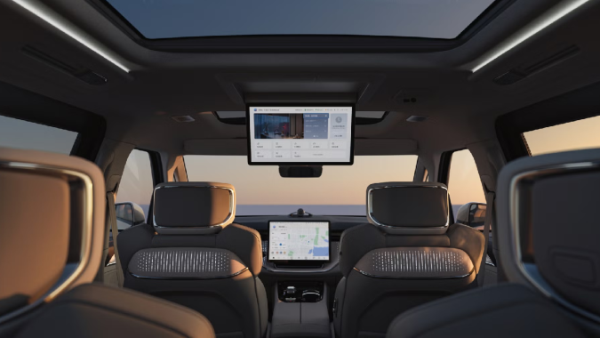 Volvo EM90 tiene un espacio amplio para más de seis personas.