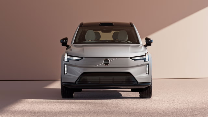 Volvo EX90 2026 se refuerza en seguridad.