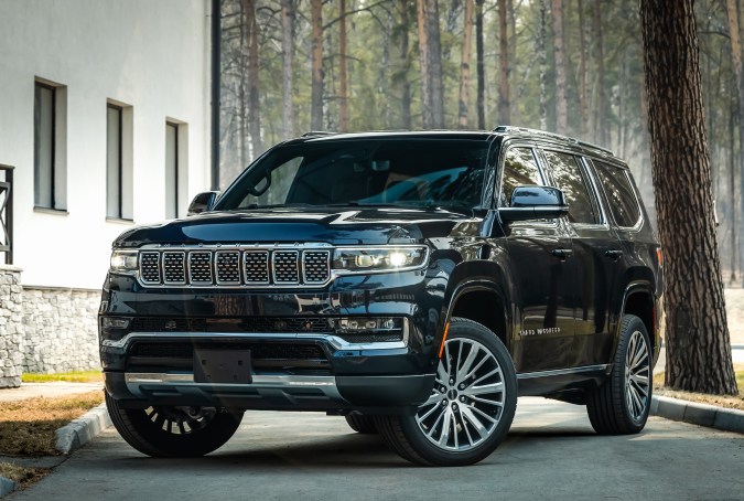 Jeep Wagoneer es la SUV más lujosa de la marca.