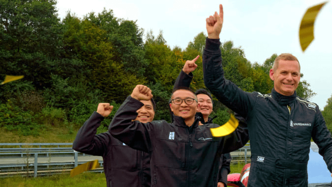 YangWang U9 Xtreme rompe récord de velocidad máxima para un auto de producción.