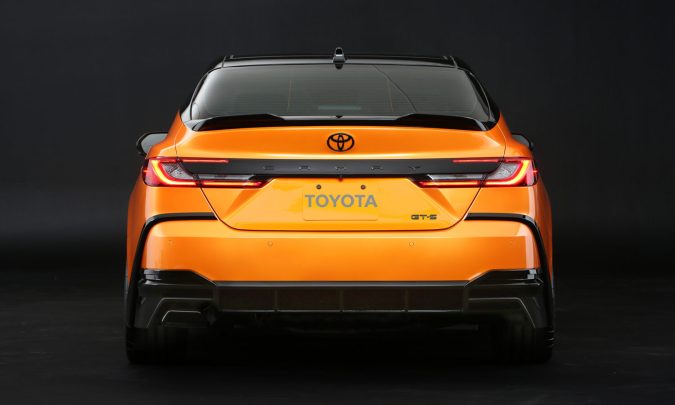 Toyota Camry GT-S Concept SEMA 2025 es una mirada de lo que se puede hacer con un Camry.