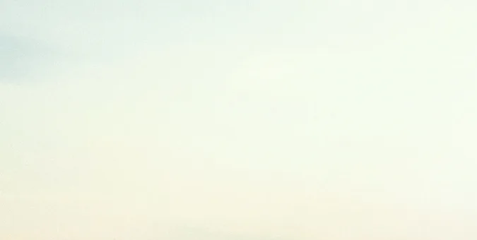 Motocicleta eléctrica Damon Hypersport Premier naranja en diseño futurista para máximo rango de 200 millas