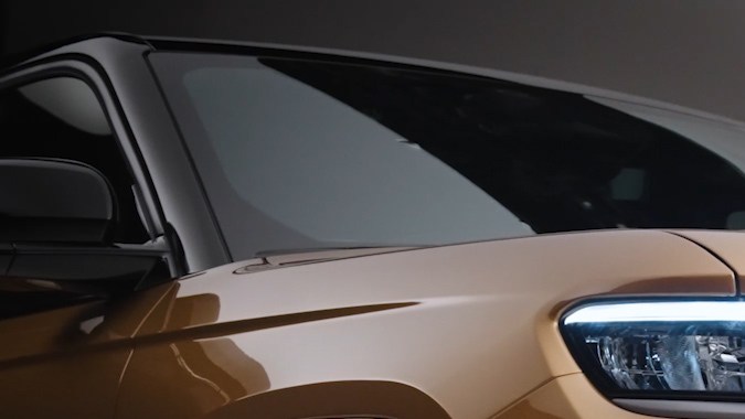 Jeep Grand Cherokee 2026 tiene una parrilla renovada.