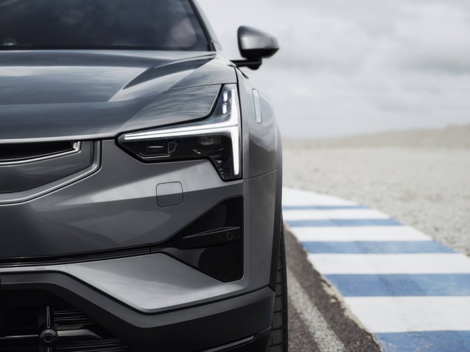 Polestar 3 2026 tiene un diseño bastante moderno.