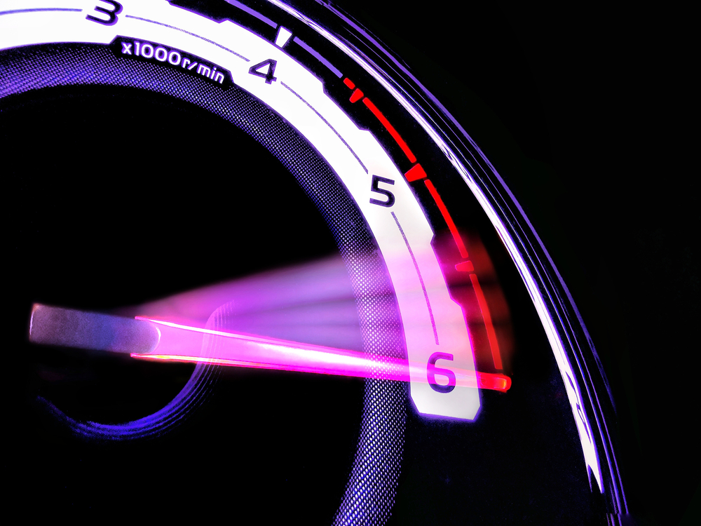 Palanca de cambios de carro manual y tacómetro,