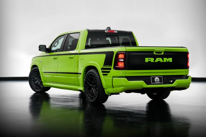 El concepto Dude de Mopar es una Ram 1500 hecha a medida y con motor HEMI® inspirada en el paquete de acabado deportivo Dude original de principios de la década de 1970