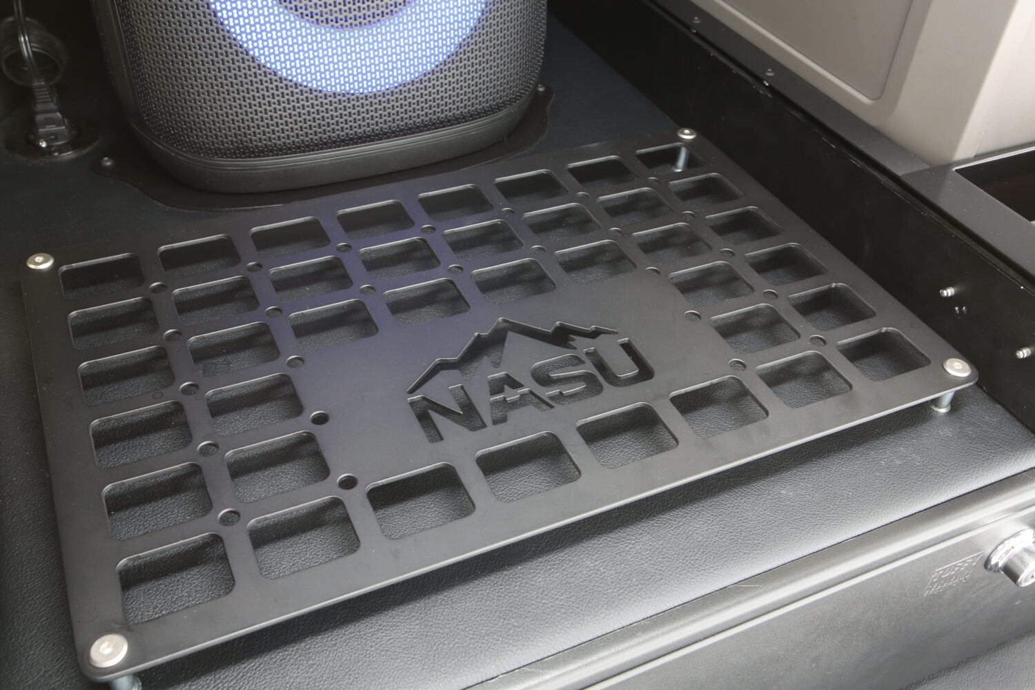 Toyota Corolla Cross Nasu Edition tiene accesorios nuevos para carga.