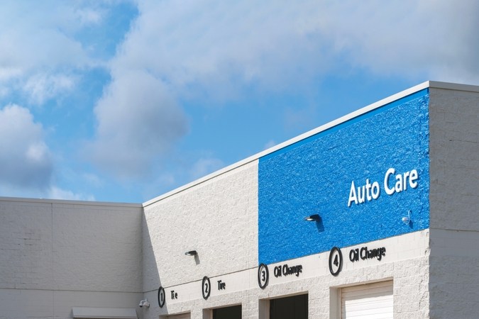 Vista de cerca de Walmart Supercenter Auto Care Center, Walmart