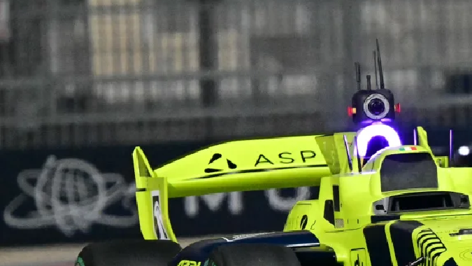 La A2RL está basada en monoplazas de conducción autónoma.