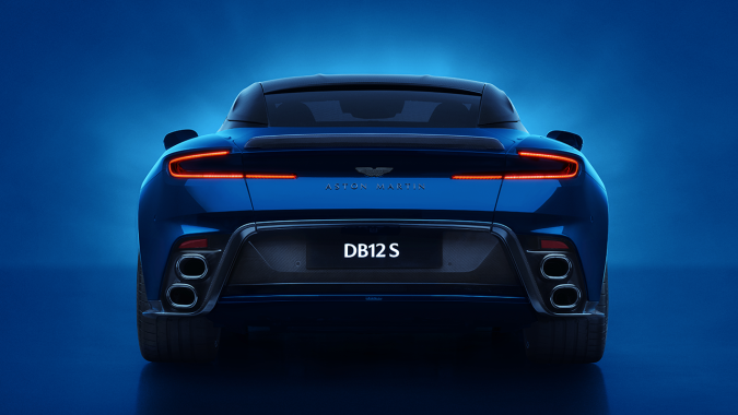 Aston Martin DB12 S se añadió un alerón trasero fijo.