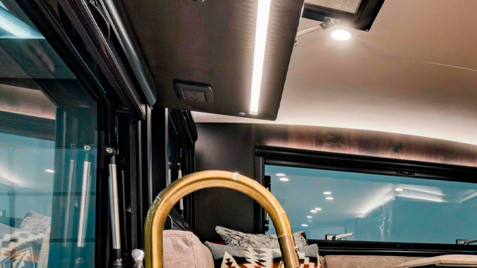 Earthroamer LTx tiene un buen espacio para cuatro personas.