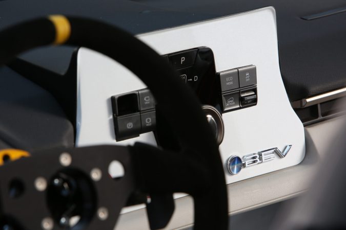 Toyota bZ Time Attack Concept tiene un interior pensado en competición.