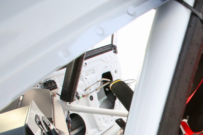 Toyota bZ Time Attack Concept tiene asientos de competencia.