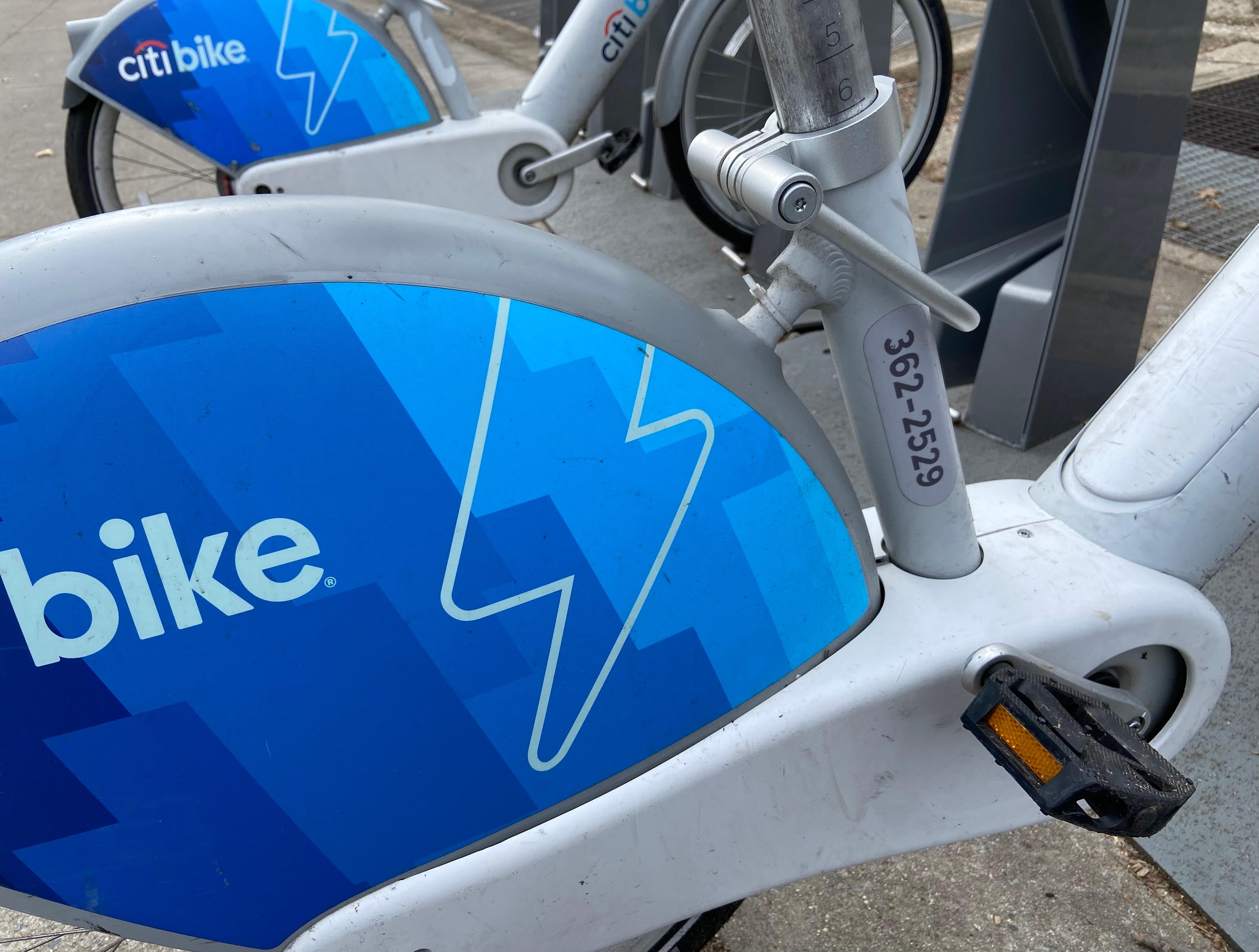 regulación velocidad bicicletas eléctricas en new york