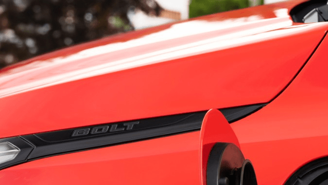 Chevrolet Bolt 2027 incluye puerto NACS.