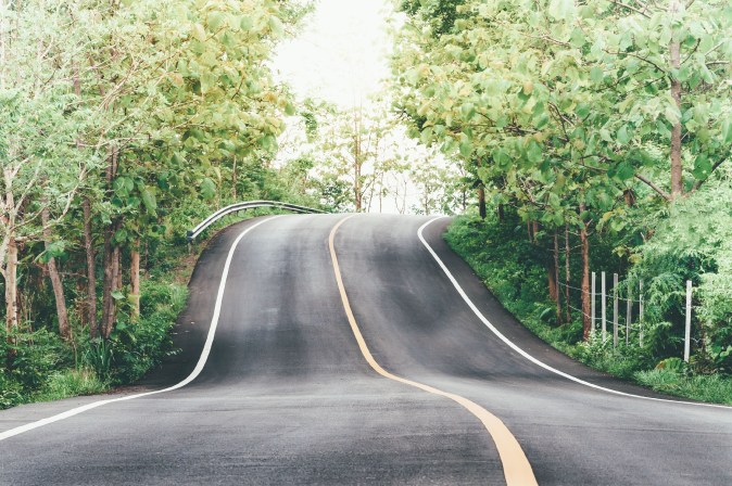 curvas y pendientes en la carretera