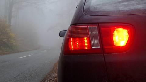 conducir en la niebla