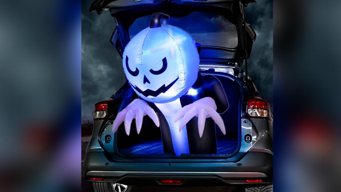 Las decoraciones inflables sirven para autos, casas, entre otros.