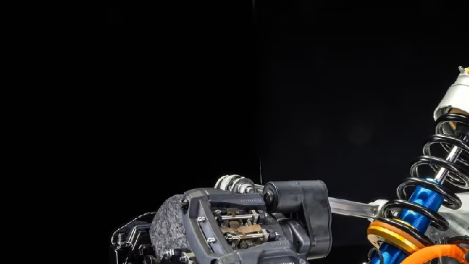 Ferrari Elettrica cuenta con un sistema de suspensión activa.