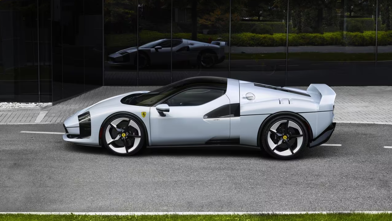 Ferrari SC40 tiene un perfil aerodinámico único.