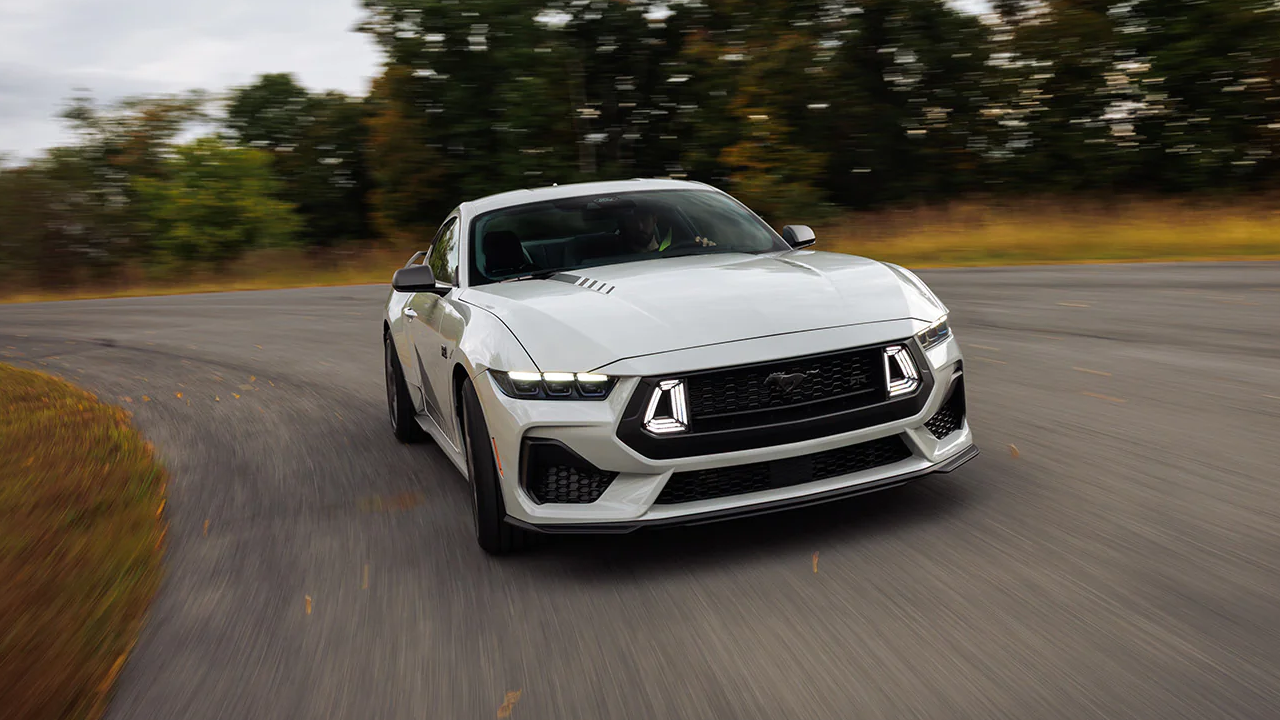 Ford Mustang EcoBoost RTR 2026 podrá costar alrededor de los $50,000 dólares.