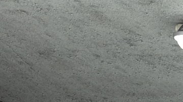 Garaje interior con piezas de camión y herramientas. Ilustración 3D