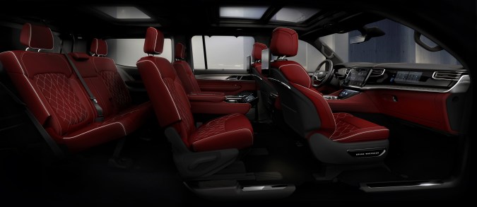 Jeep Grand Wagoneer 2026 tiene varios acabados únicos.