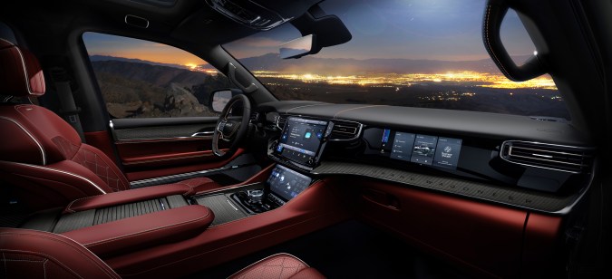 Jeep Grand Wagoneer 2026 llega con más elegancia.