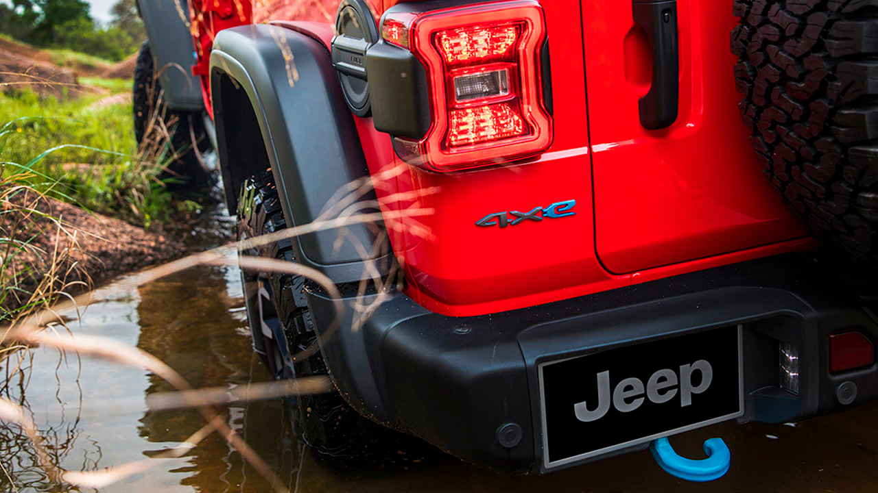 Jeep Wrangler 4xe tiene buenas capacidades todoterreno.