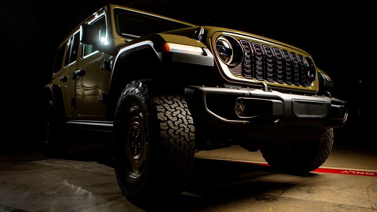 Jeep Wrangler 4xe tiene varios acabados premium.