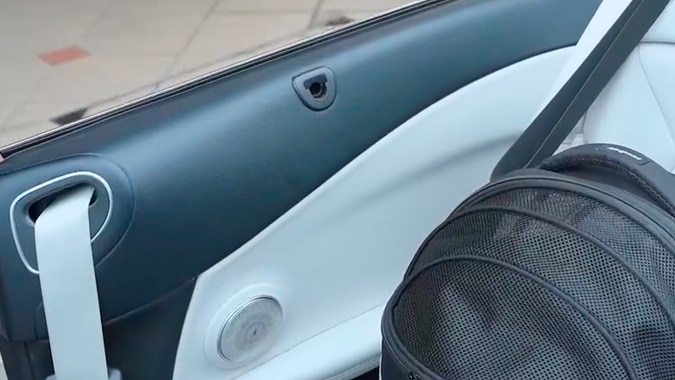 El Dog Car Carrier de Pawsincar ofrece un traslado seguro de tu mascota.