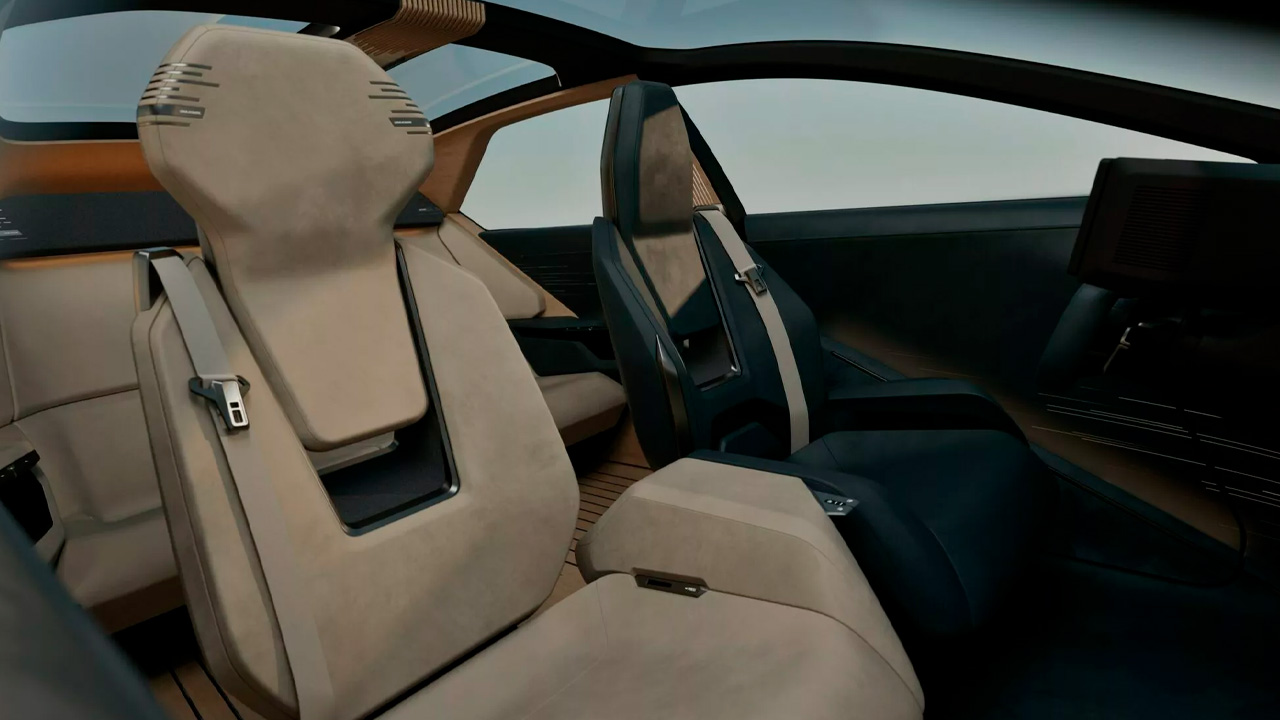 Lexus LS Coupe Concept tiene un interior espacioso y minimalista.