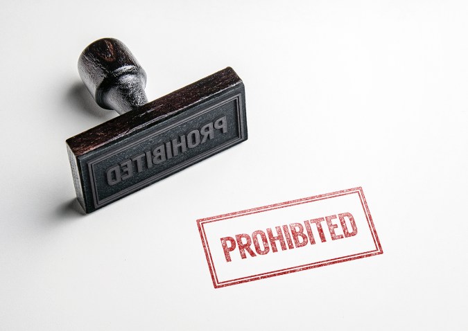 prohibiciones licencia