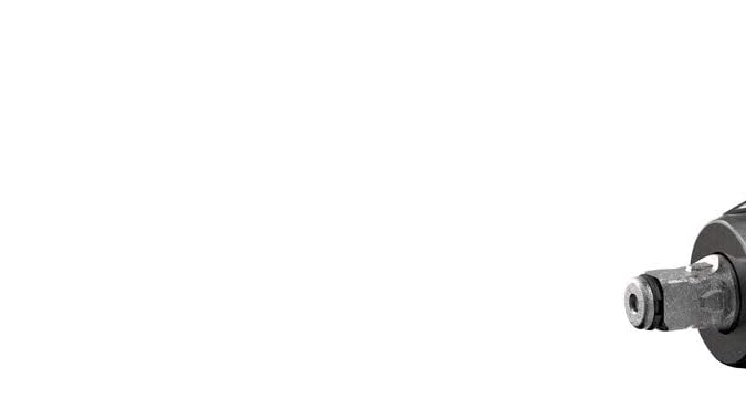 Llave de impacto inalámbrica Porter-Cable PCC740LA es de las mejores opciones de gama media.