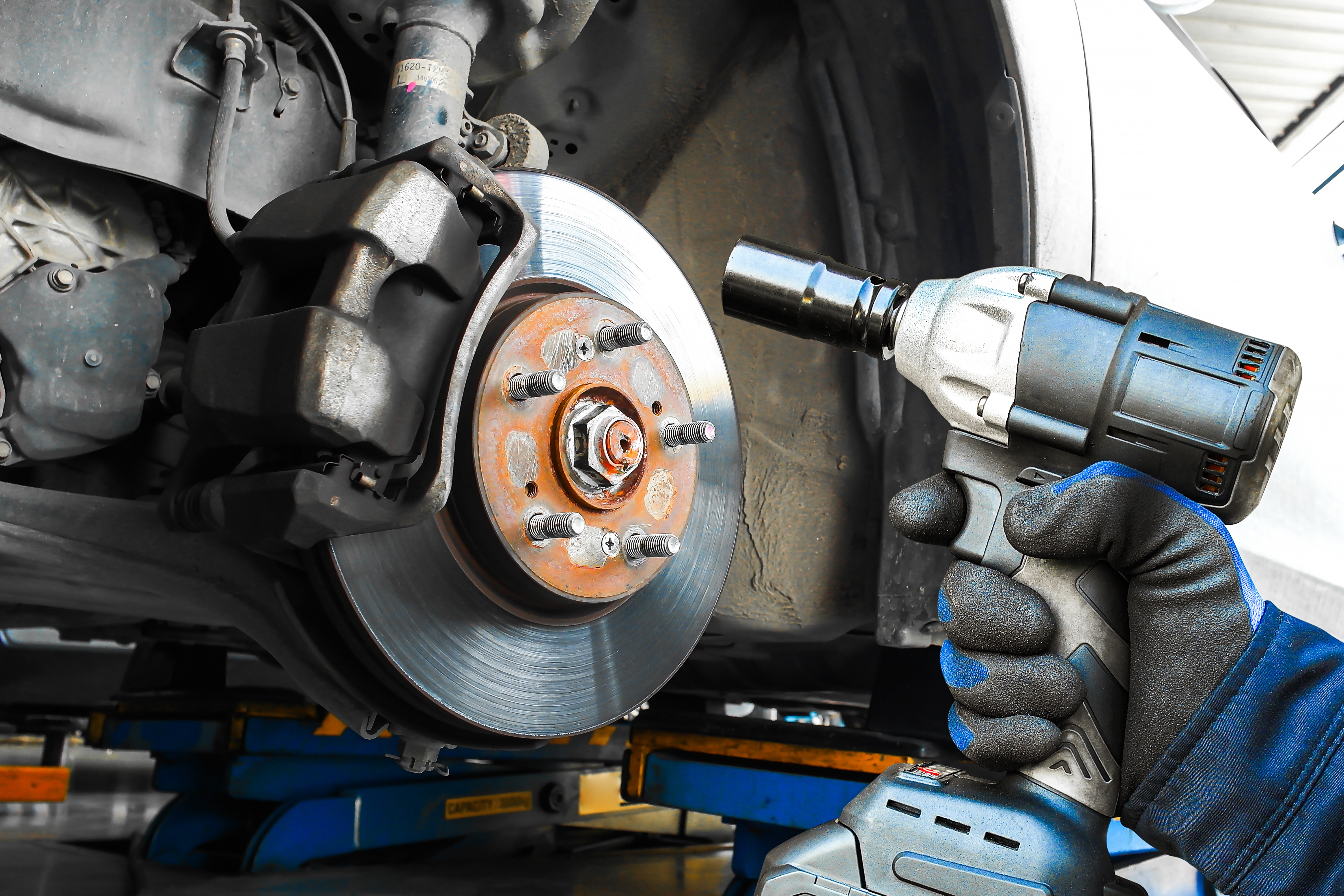 Llave de impacto para automóvil.