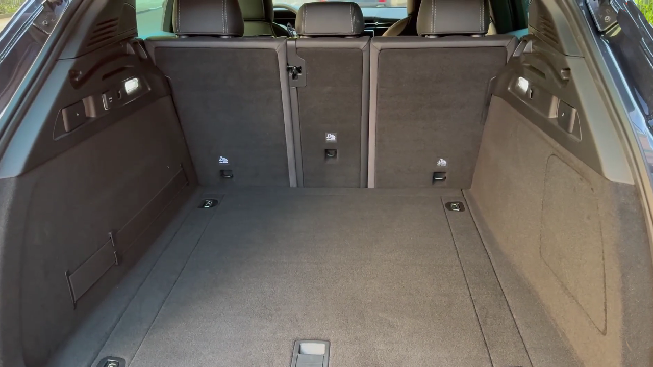 Maserati Grecale Trofeo 2025 tiene un gran espacio en el maletero.