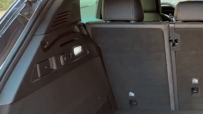 Maserati Grecale Trofeo 2025 tiene un gran espacio en el maletero.