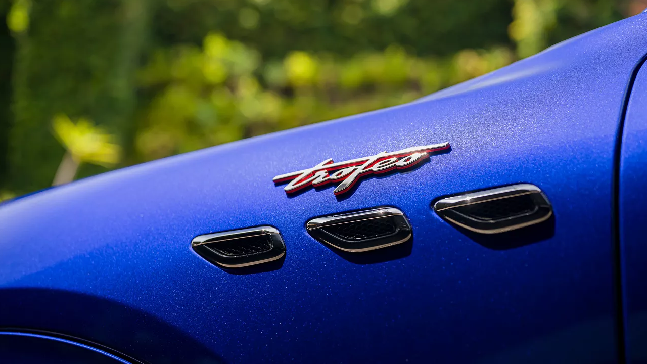 Maserati Grecale Trofeo 2025 tiene un costo de $117,000 dólares.