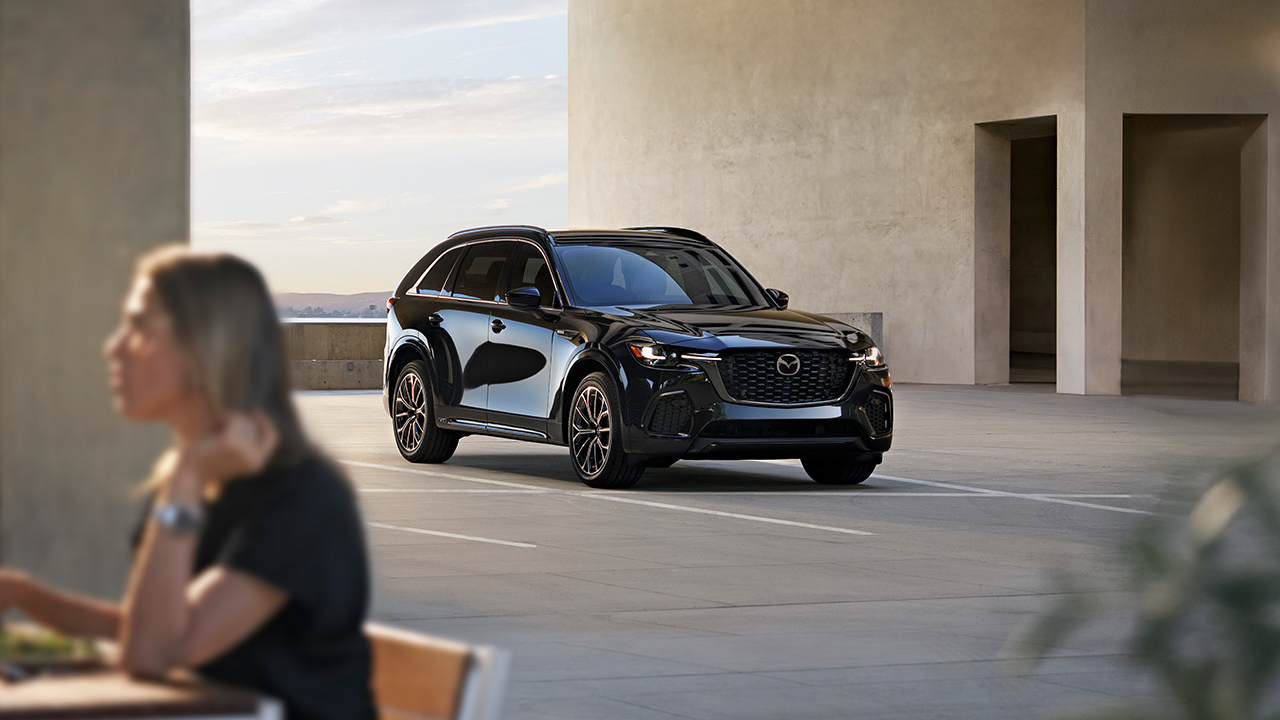 Mazda CX-70 2026 comienza en los $42,250 dólares.