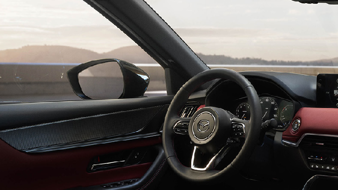 Mazda CX-70 2026 tiene un amplio interior.