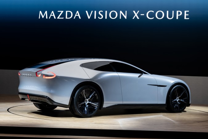 Mazda Vision X-Coupe presenta un buen tamaño para lograr comodidad.