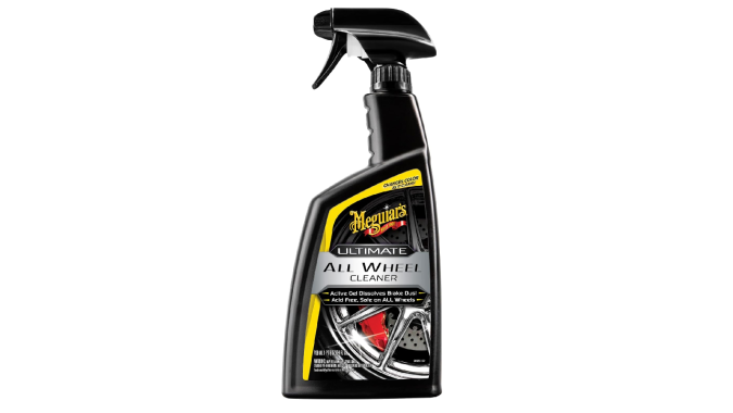 Limpiador de llantas Meguiar's G180124 Ultimate All Wheel Cleaners es de los mejores del mercado.